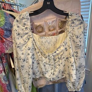 Gianni Bini Cream and Blue Floral Blouse